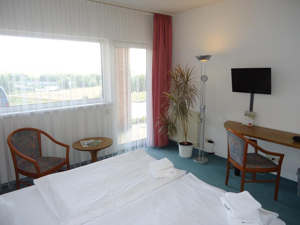 Greenline Hotel Hellfeld Neubrandenburg Rum bild