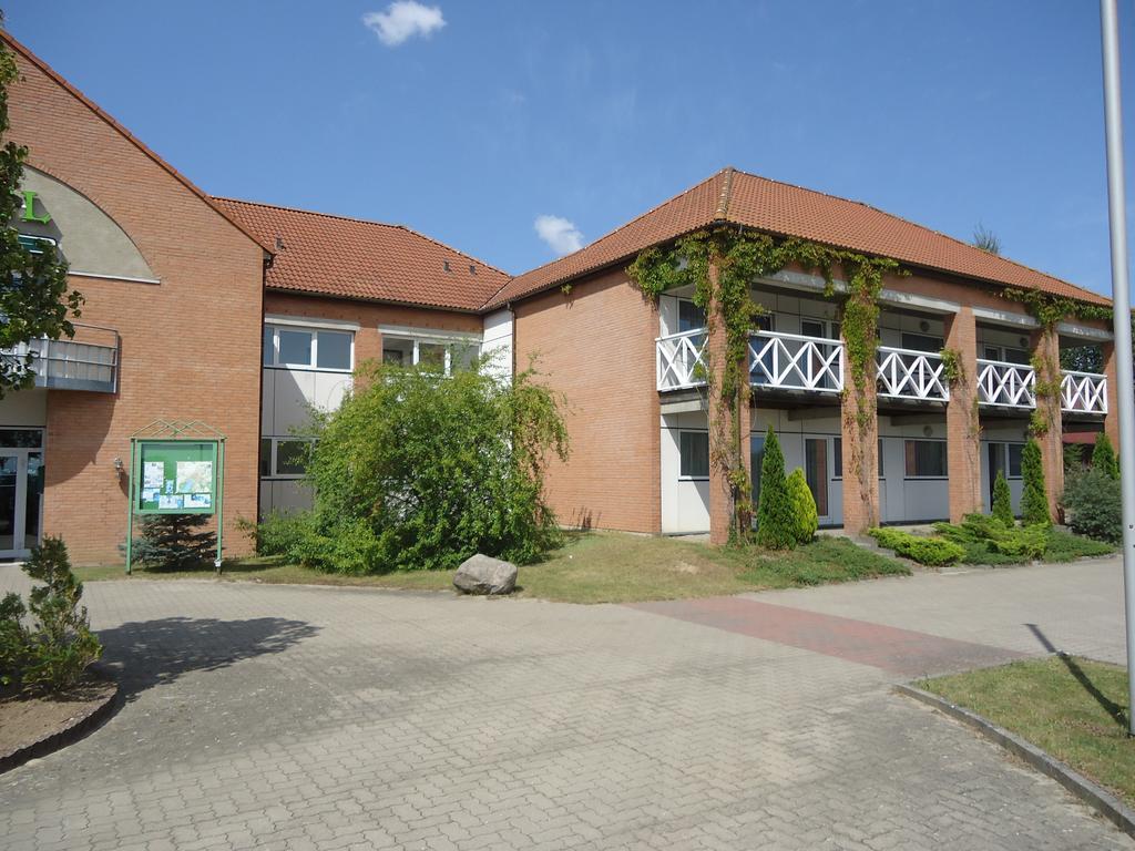 Greenline Hotel Hellfeld Neubrandenburg Exteriör bild