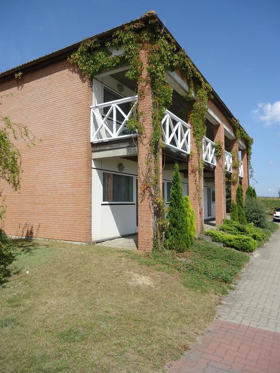 Greenline Hotel Hellfeld Neubrandenburg Exteriör bild