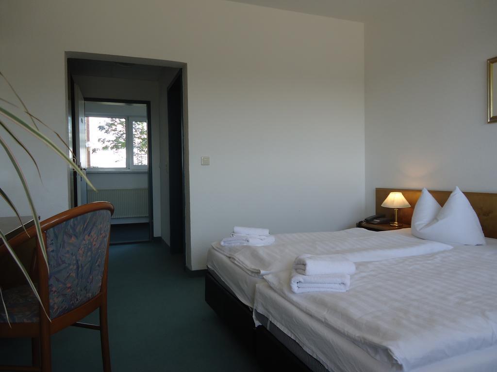 Greenline Hotel Hellfeld Neubrandenburg Exteriör bild